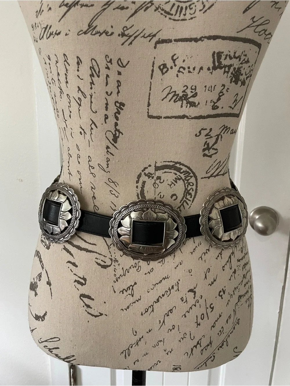 Southwestern Vintage 1993 Brighton Sunflower Concho Belt Black Leather Western M